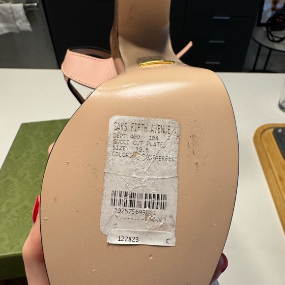 Gucci Women's Pink Sandals - Picture 2 of 8